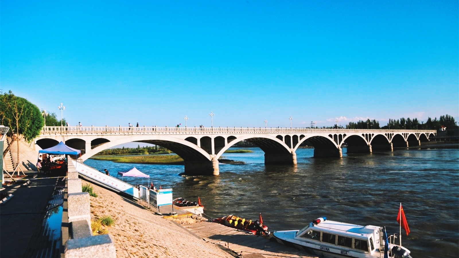 伊犁河大桥 — 伊宁城市地标